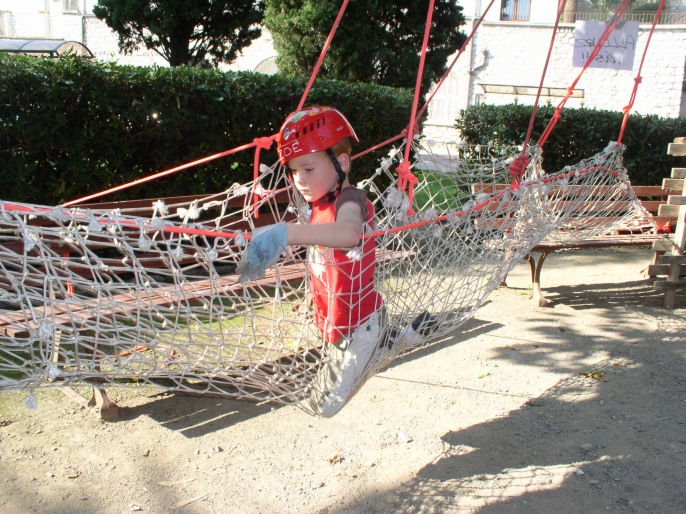 Outdoors games -- Jeux en extérieur