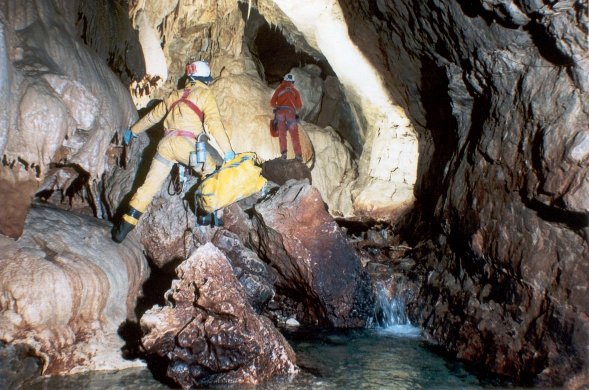 Cadoo Lake - Gouffre Berger - Burnley Caving Club - 1986